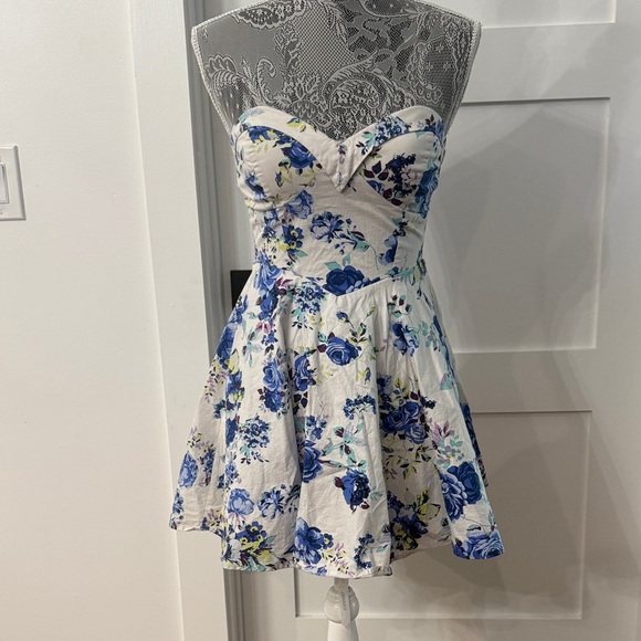 Emerald Sundae Strapless Floral Dress - Blue and White - Picture 1 of 5